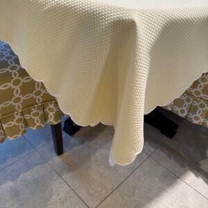 Matouk Savannah Gardens Tablecloth - 58"x136" - Butter Yellow